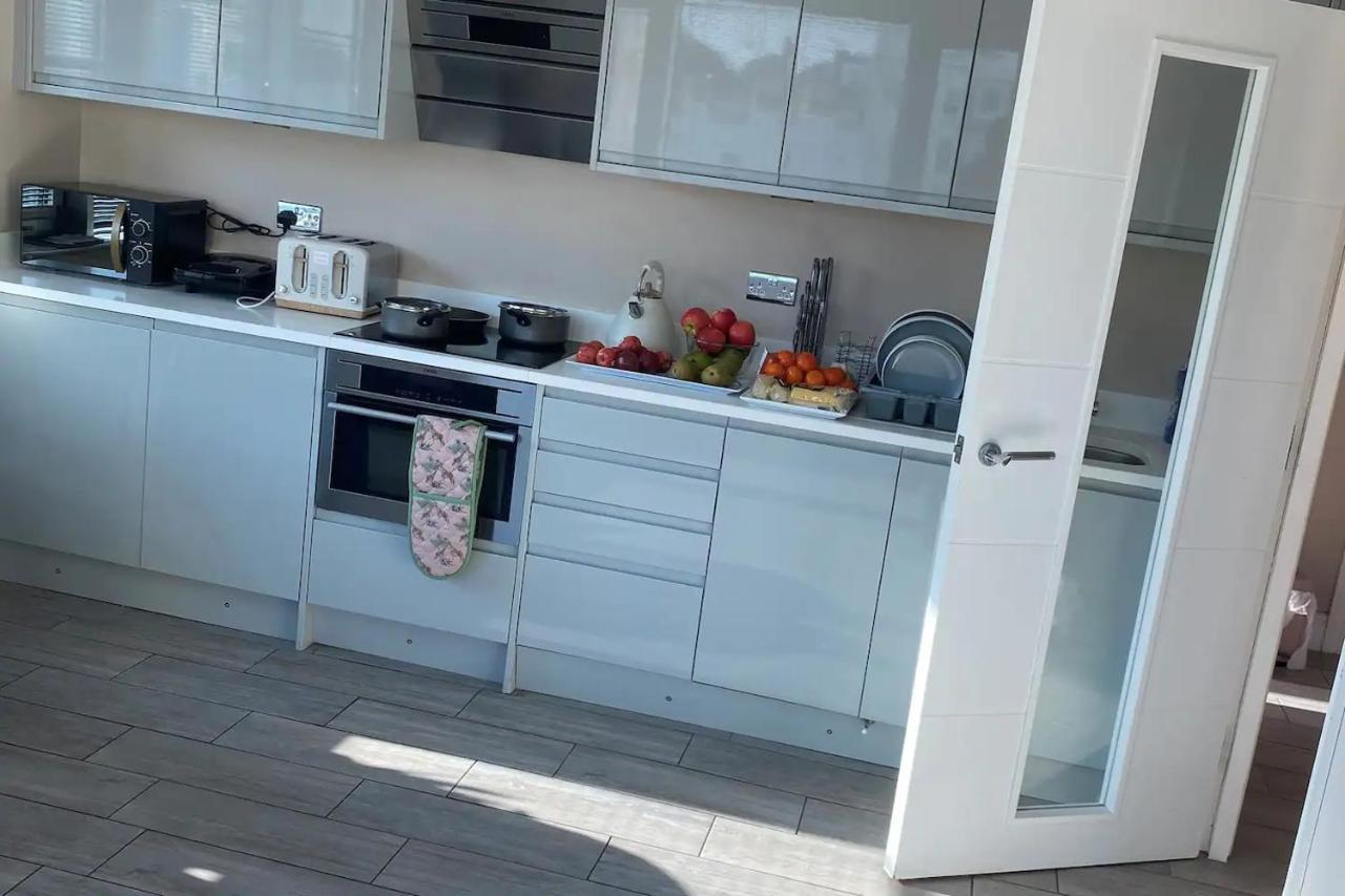 ברייטון Beautiful Apartment Very Close To The Beach מראה חיצוני תמונה